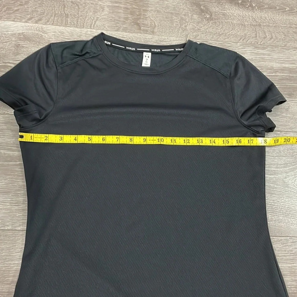 Under Armour Run Fitted Short Sleeve Athletic Top S - Picture 8 of 12
